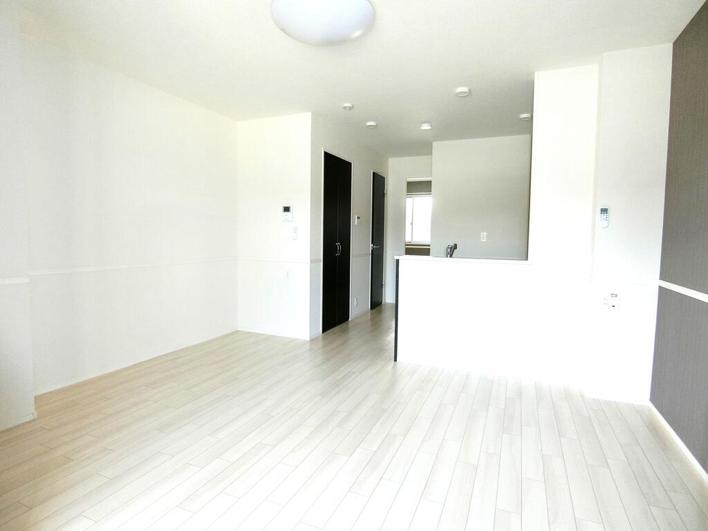 居室・リビング　同型物件の写真です。