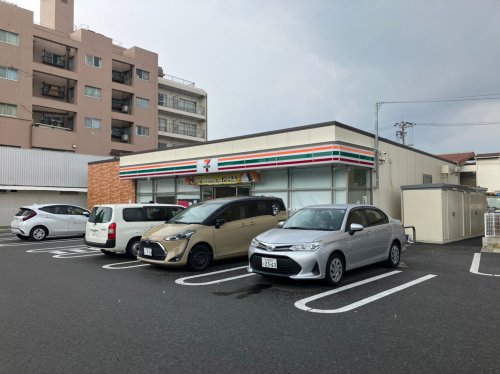 コンビニ　セブンイレブン 名古屋熱田駅前店（コンビニ）まで130m