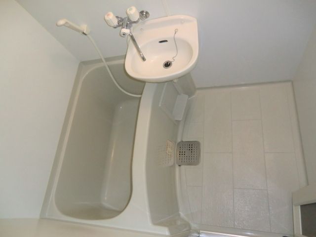 バス・シャワールーム　キレイなバスルームです