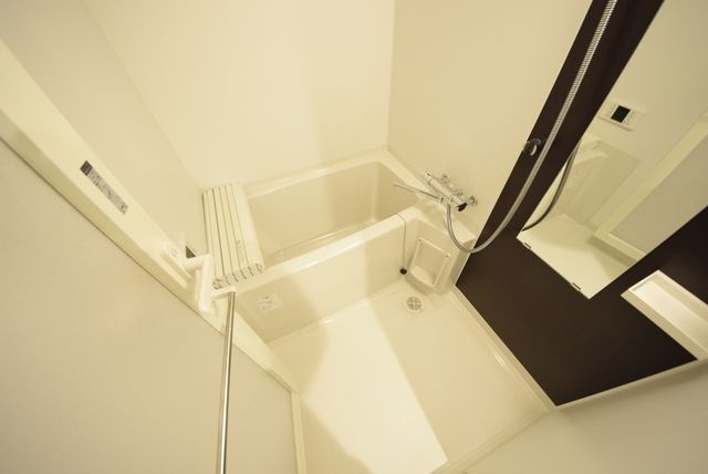 バス・シャワールーム　バスルーム