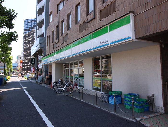 コンビニ　ファミリーマート（コンビニ）まで285m