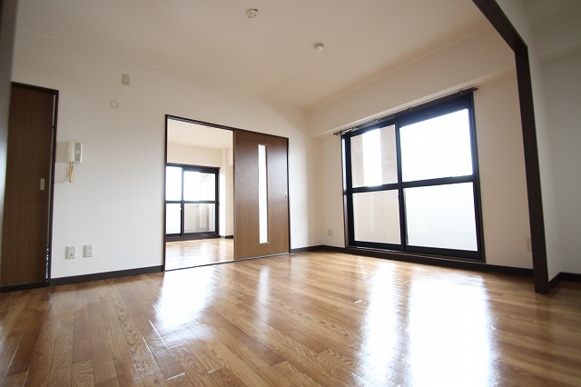 居室・リビング　同物件別号室の写真です。