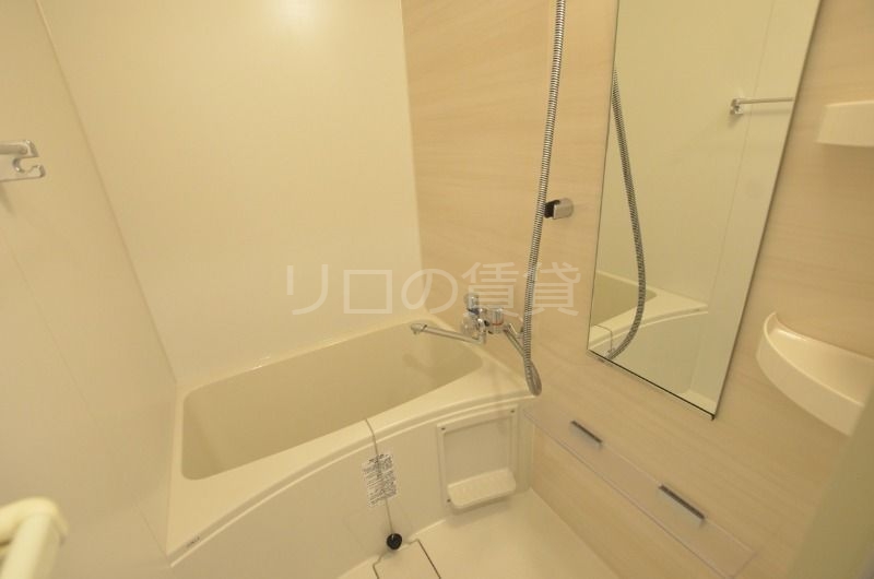 バス・シャワールーム　※別部屋参考写真