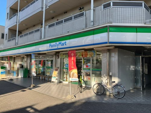 コンビニ　ファミリーマート 堀田駅前店（コンビニ）まで235m