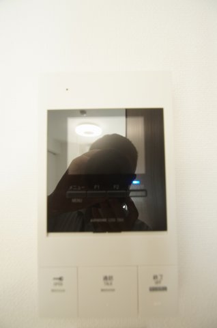 セキュリティ　来訪者が確認できる女性に安心の「TVモニターホン」