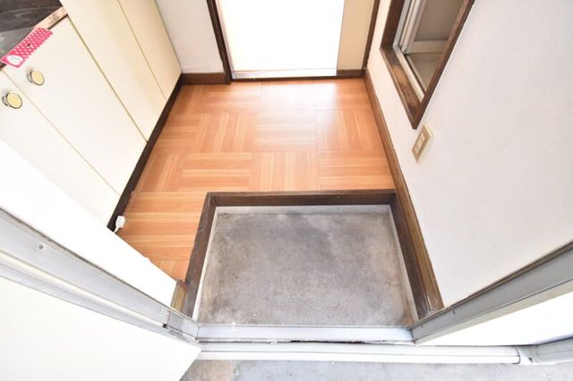 玄関　別部屋参考写真です