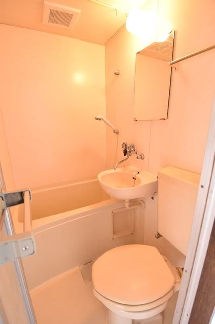 洗面設備　別部屋参考写真です