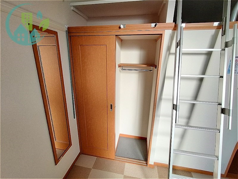 収納　レオパレス新在家（家具・家電付、仲介手数料不要）