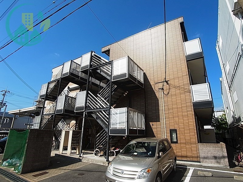 建物外観　レオパレス新在家（家具・家電付、仲介手数料不要）