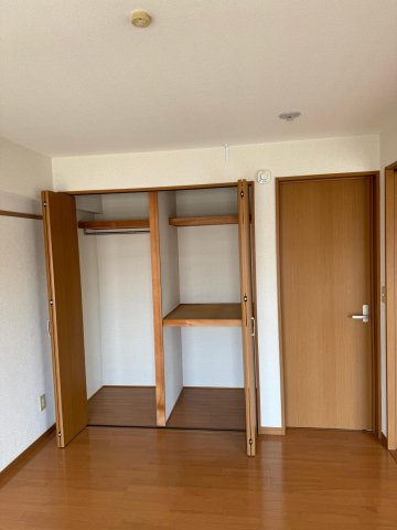 収納　大きな押入