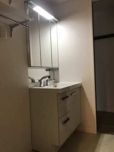 洗面設備　洗面化粧台