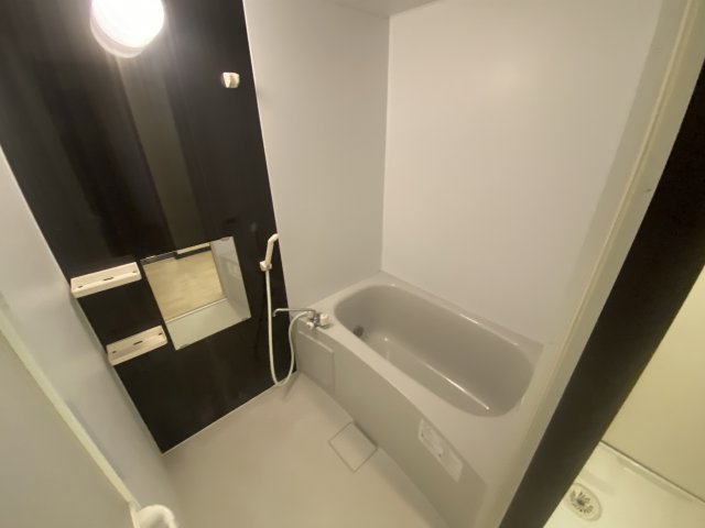 バス・シャワールーム　追い焚き機能付きで便利♪