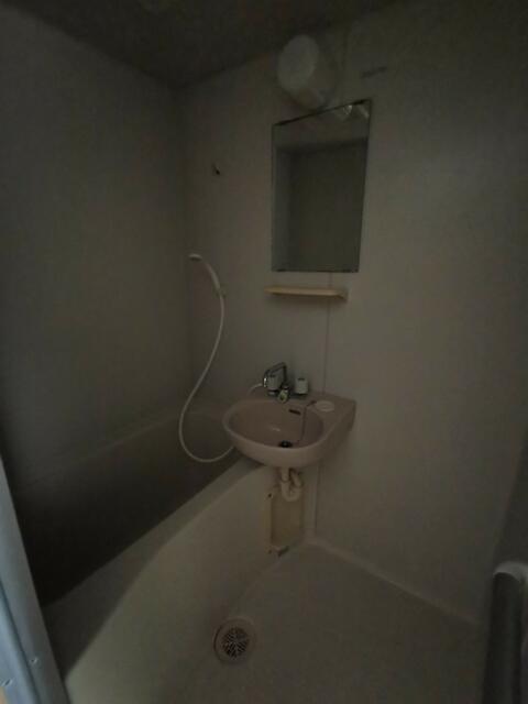 バス・シャワールーム　別部屋の参考写真です。