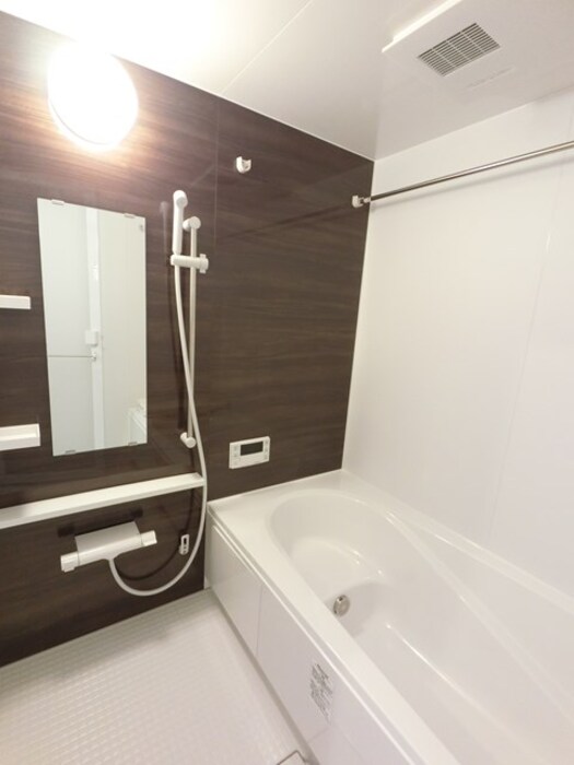 バス・シャワールーム　浴室 浴室換気乾燥機、追い炊き機能付き