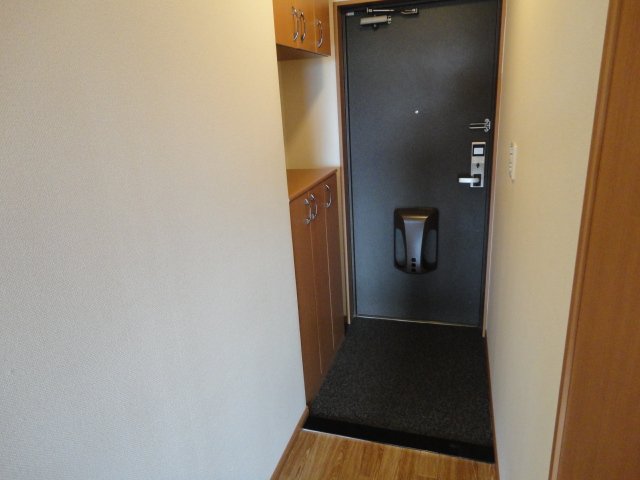 玄関　玄関(人感センサーライト)