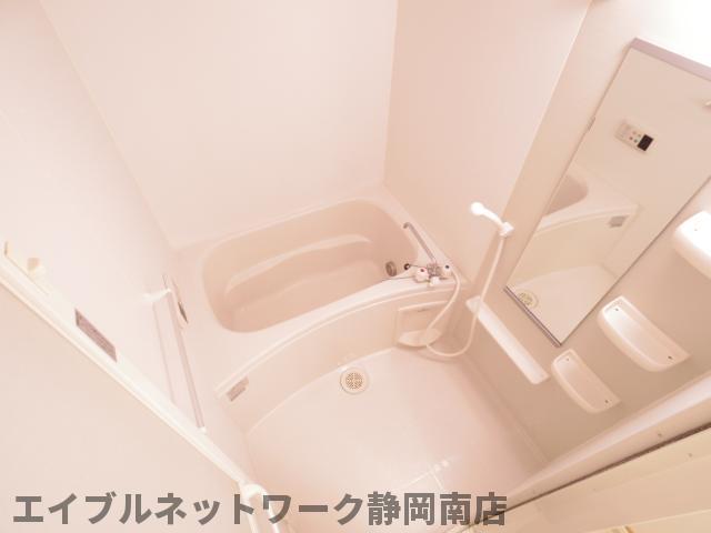 バス・シャワールーム　お風呂で日々の疲れを落としましょう