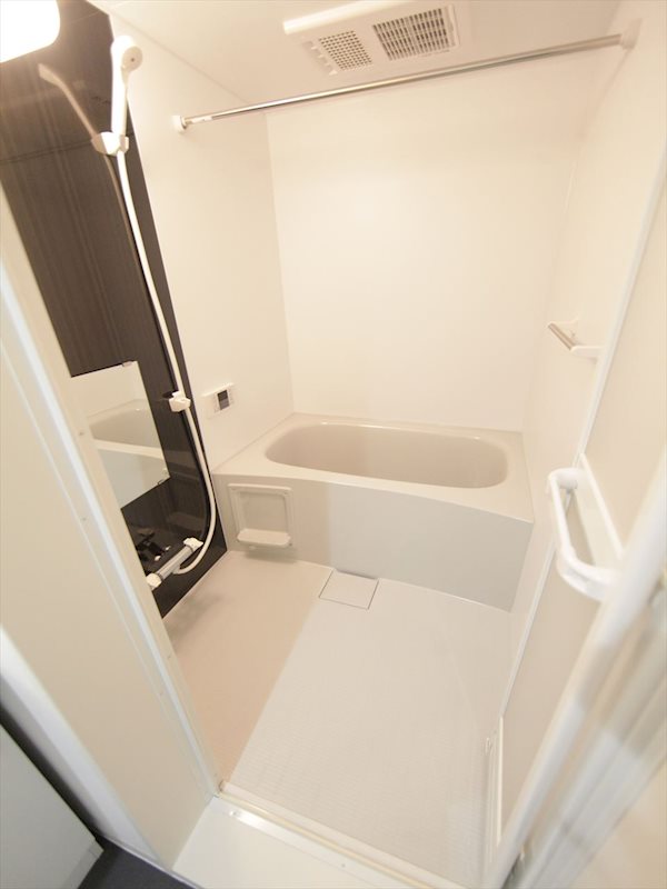 バス・シャワールーム　追い焚き・オートバス機能付お風呂　イメージ写真