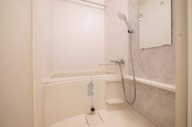 バス・シャワールーム　ゆったり過ごせるお風呂です