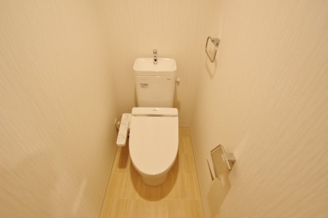 トイレ　※別号室の参考写真です。