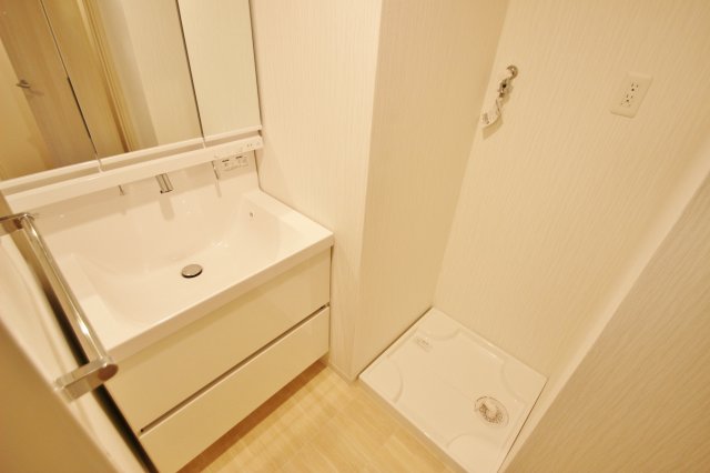 洗面設備　※別号室の参考写真です。