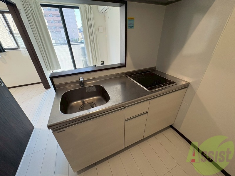 キッチン　キッチンの調理台が広いので料理が捗ります。