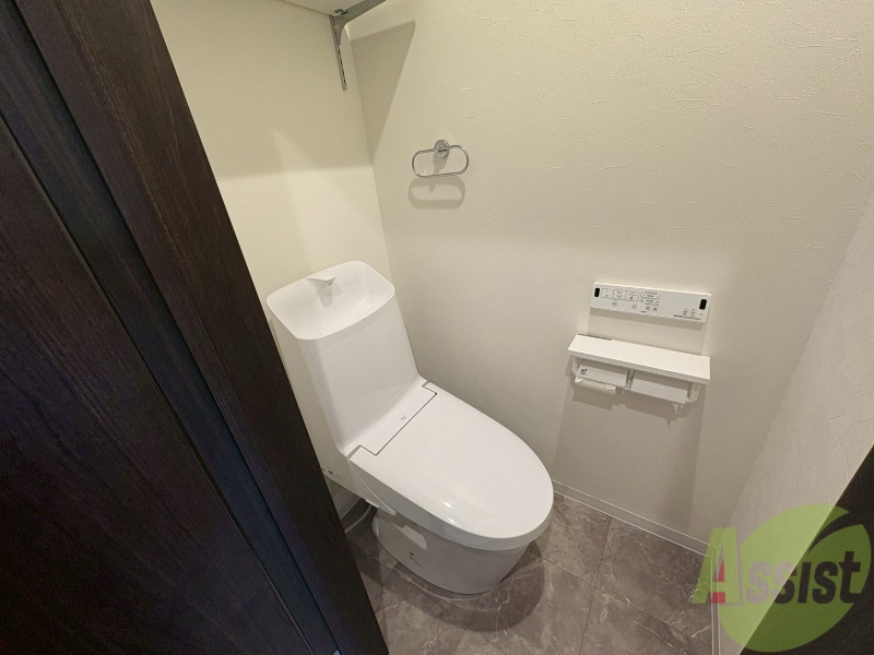 トイレ　トイレにウォシュレットが付いてるのは嬉しいですね。