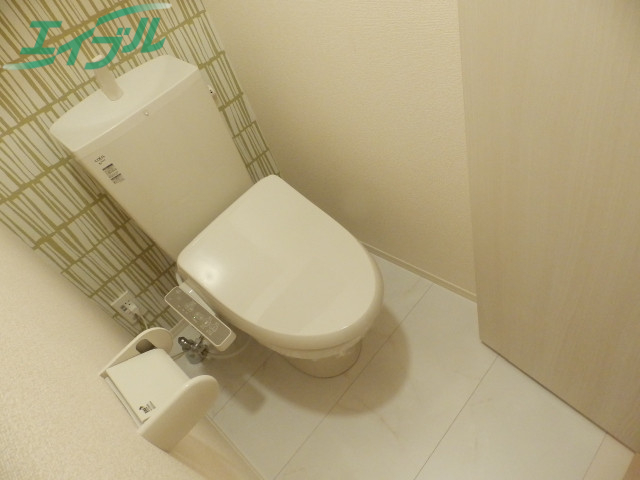 トイレ　別部屋の写真です。