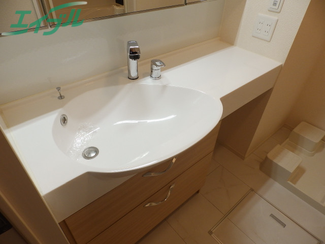 洗面設備　別部屋の写真です。