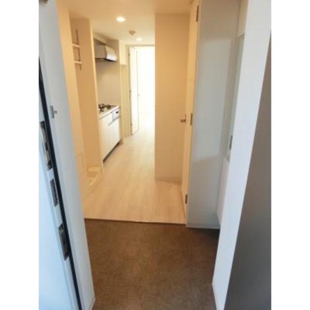 玄関　※写真は同タイプ住戸です。