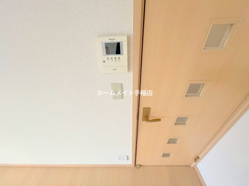 セキュリティ　モニター付きインターホンで安心です♪