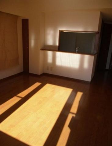 ＪＲ中央線 三鷹駅 徒歩5分 8階建 築26年の居間写真