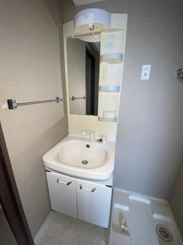 洗面設備　【掲載写真・動画は同物件内別部屋のお写真になります】