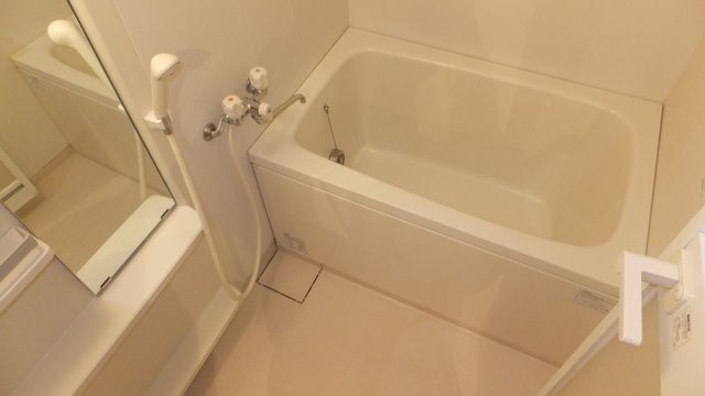 バス・シャワールーム　コンパクトなバスルーム