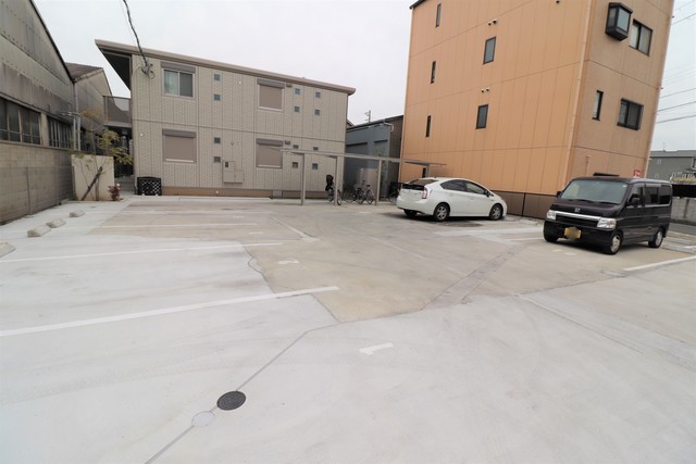 駐車場　駐車場