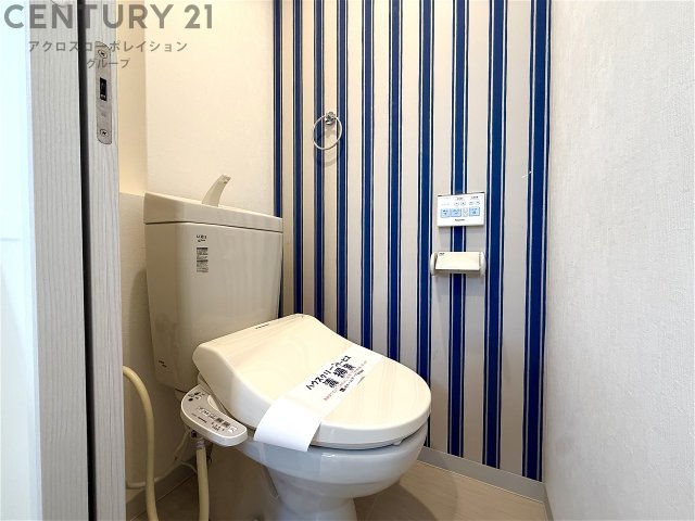 トイレ　温水洗浄便座付です☆
