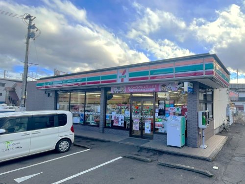コンビニ　セブンイレブン 仙台小田原八丁目店（コンビニ）まで495m