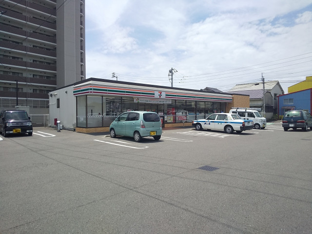 コンビニ　セブンイレブン松山古三津１丁目店（コンビニ）まで600m