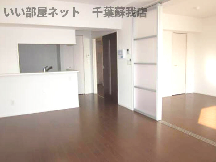 居室・リビング　落ち着いて過ごせるお部屋なので、寝室にいかがでしょうか