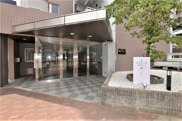 エントランス　建物の内部です