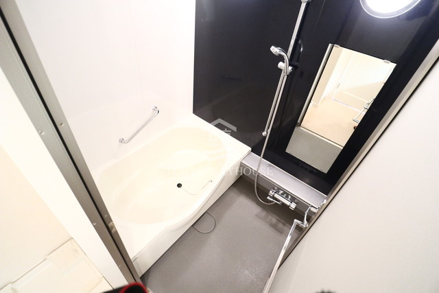 バス・シャワールーム　※別部屋参考写真
