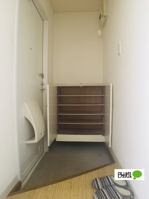 玄関　他のお部屋のお写真です