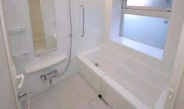 バス・シャワールーム　写真は同タイプ住居です。