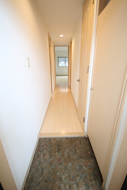 玄関　※角部屋のお写真を参考にしております