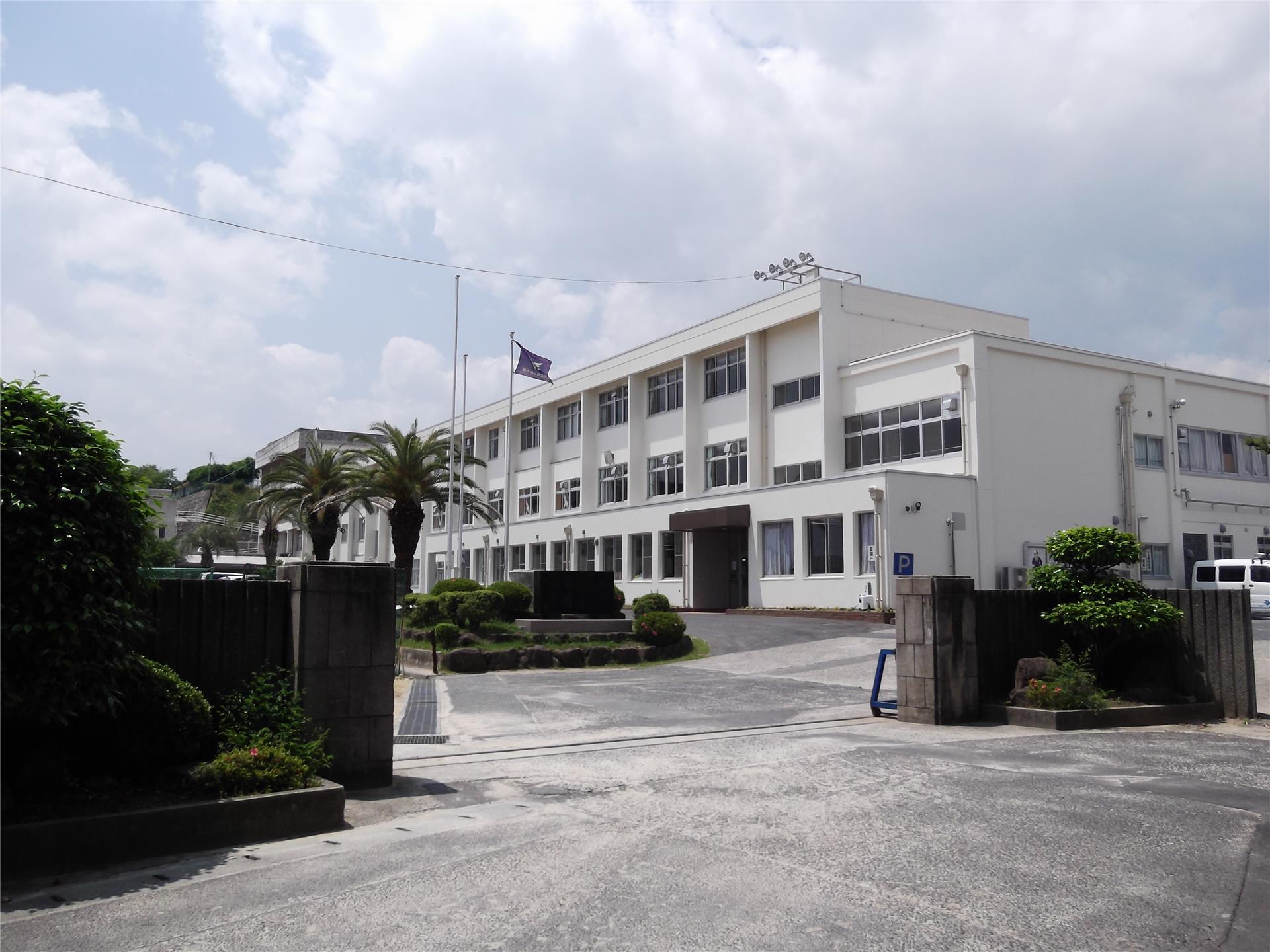 中学校　鴨方中学校（中学校）まで1730m
