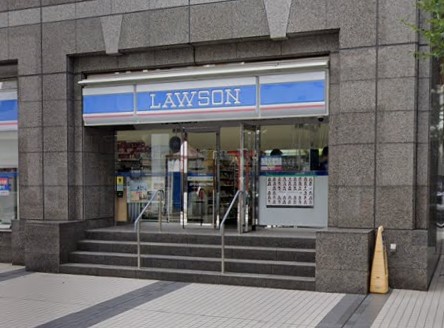 コンビニ　ローソン 横浜山下町店（コンビニ）まで213m