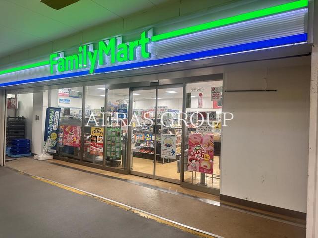 コンビニ　ファミリーマート 武里駅店（コンビニ）まで195m