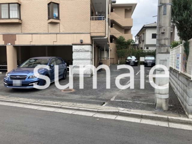 駐車場　敷地内駐車場。（要確認）