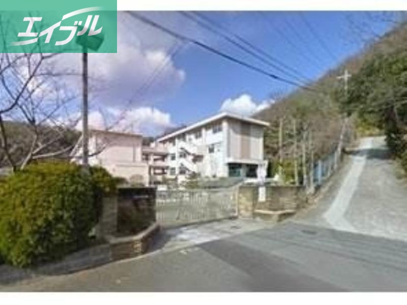 小学校　岡山市立津島小学校（小学校）まで326m