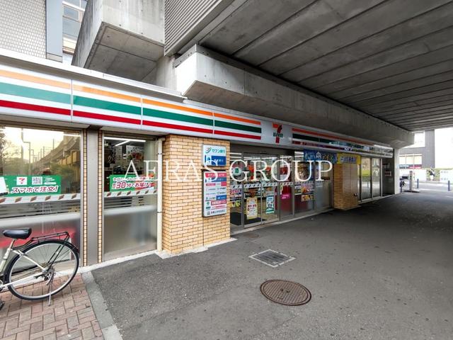 コンビニ　セブン-イレブン 横浜センター北駅店（コンビニ）まで98m