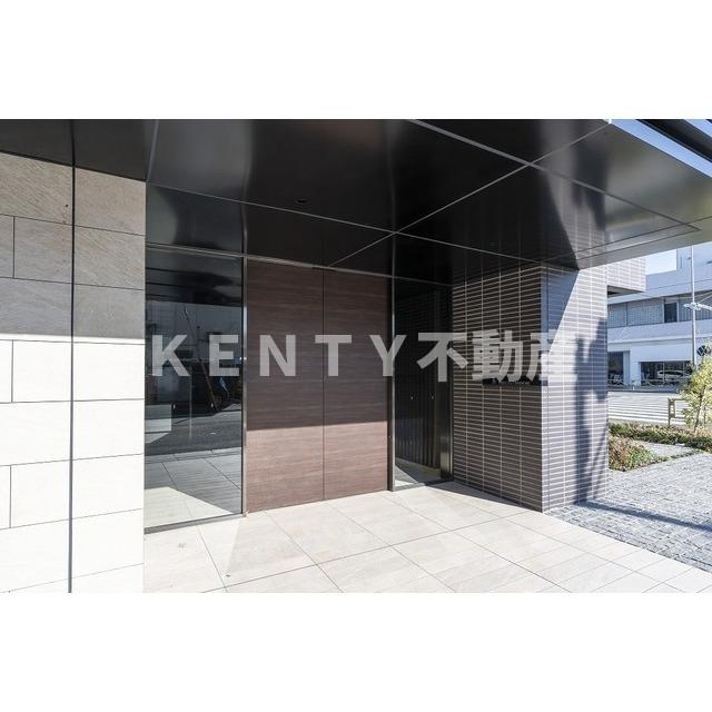 エントランス　落ち着いたエントランスです